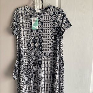 NWT Med Honey and lace tee flare dress